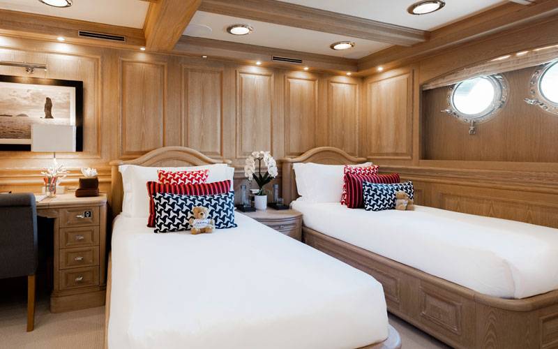 NERO Yacht twin bedroom