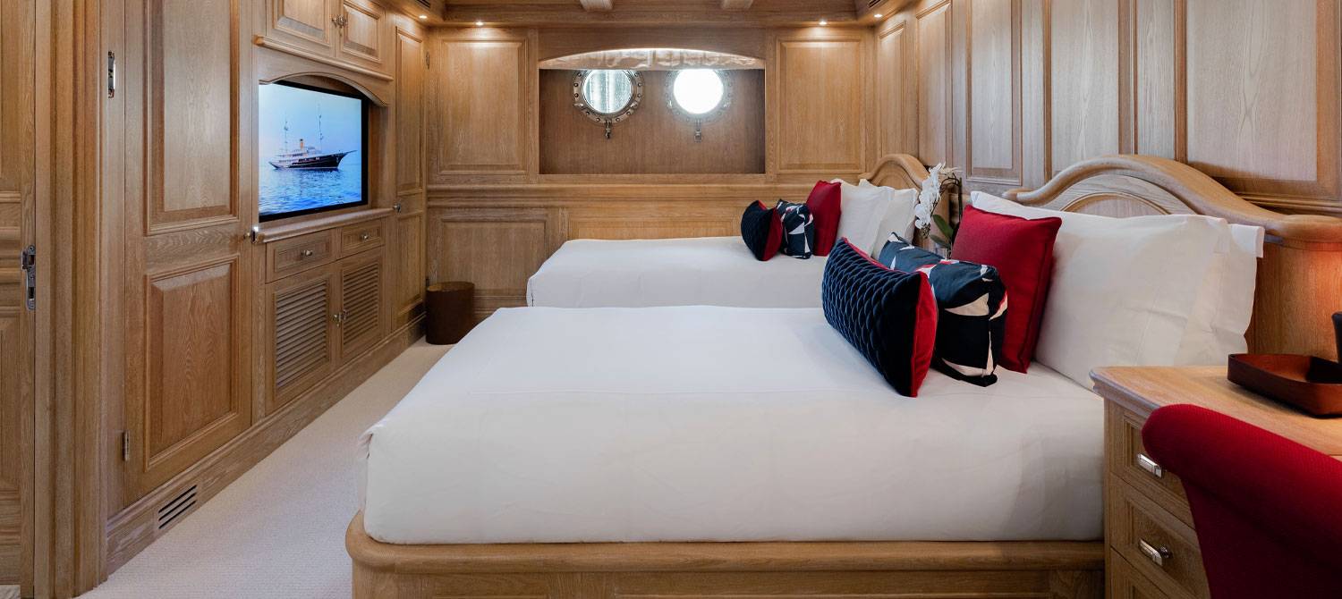 Twin bedroom in the NERO Yacht.